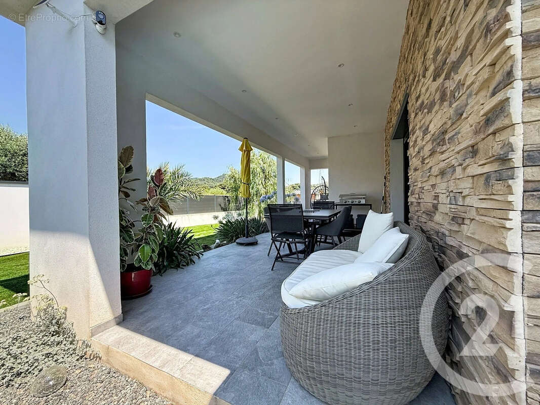 Maison 100 m² à Santa-Lucia-Di-Moriani  - photo 8