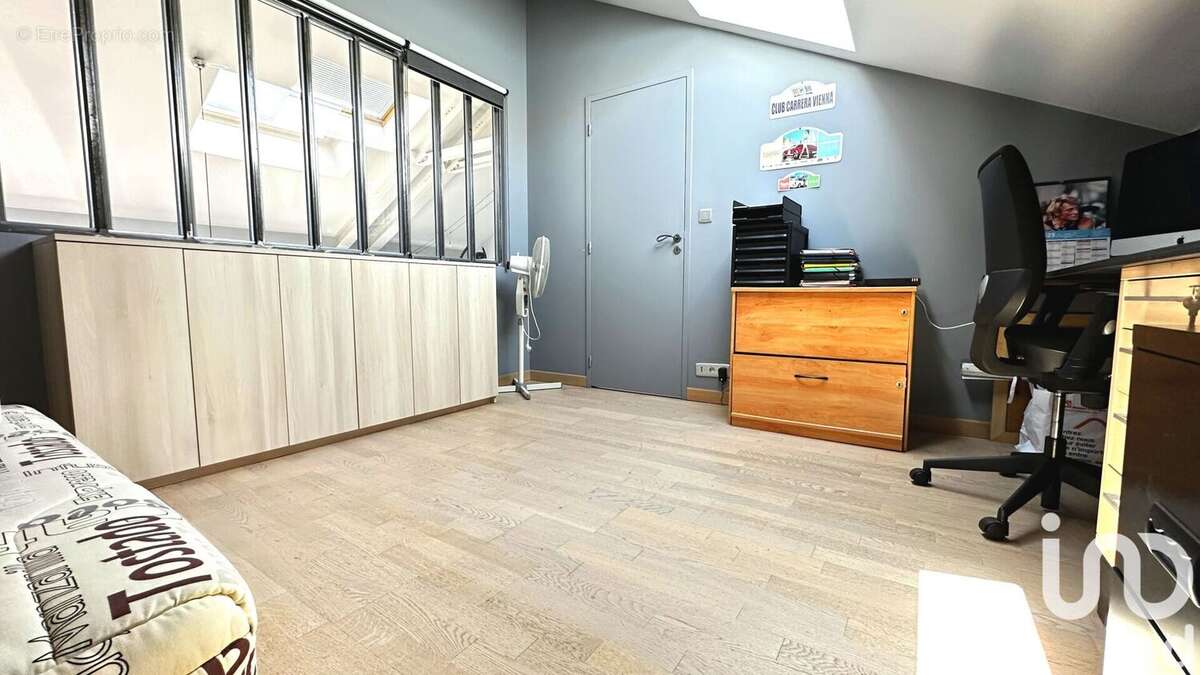 Photo 6 - Commerce à LORETTE