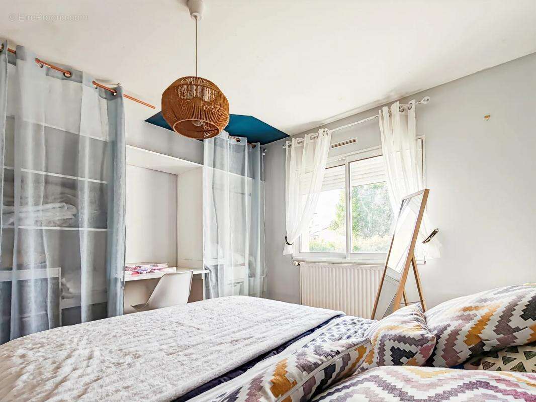 Maison à CHANTELOUP-LES-BOIS