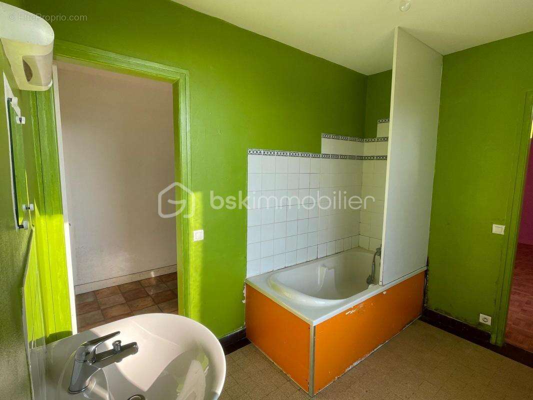 Maison à LAUNOIS-SUR-VENCE