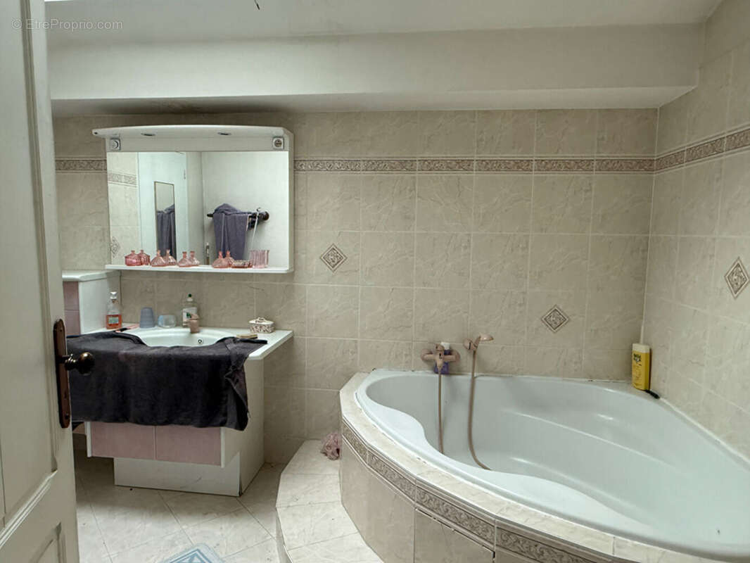 Grande maison à Saint Gervais de 604 m2 - photo 17