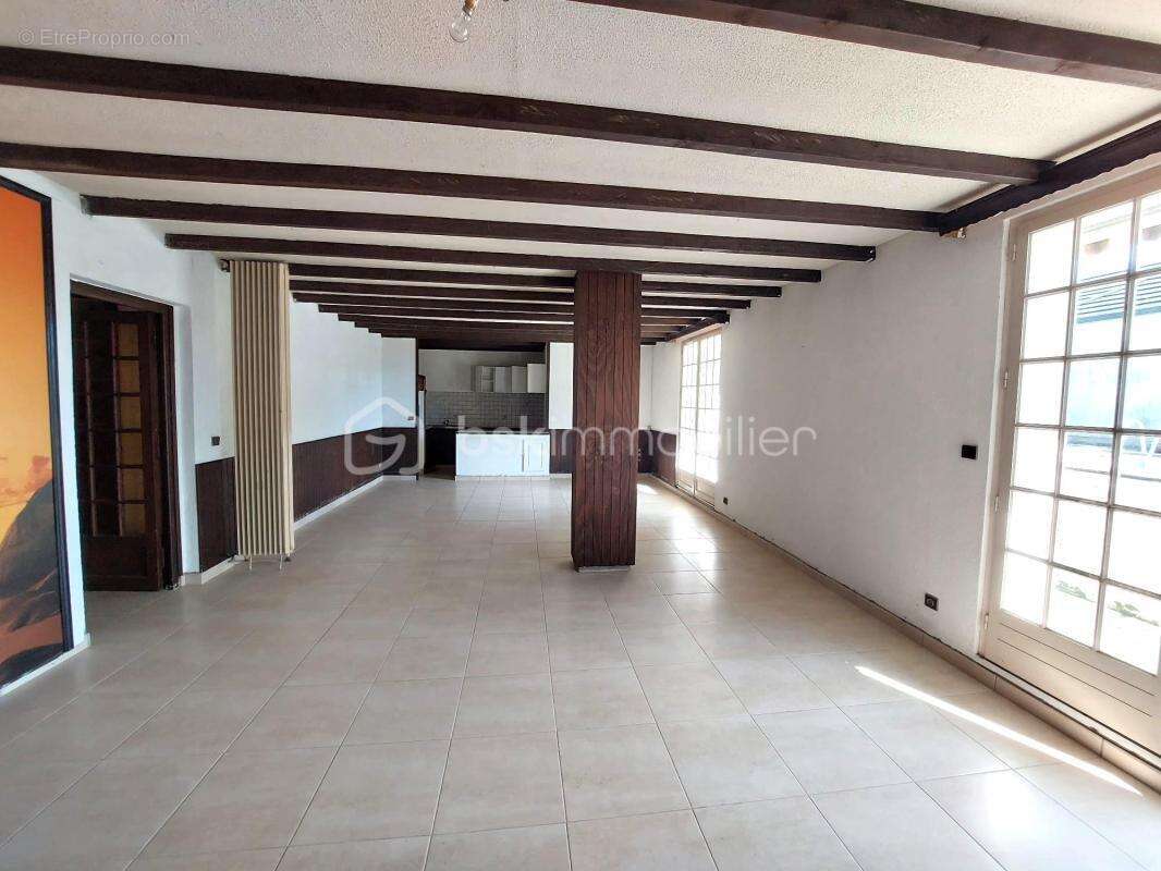 Maison à SERRES-CASTET