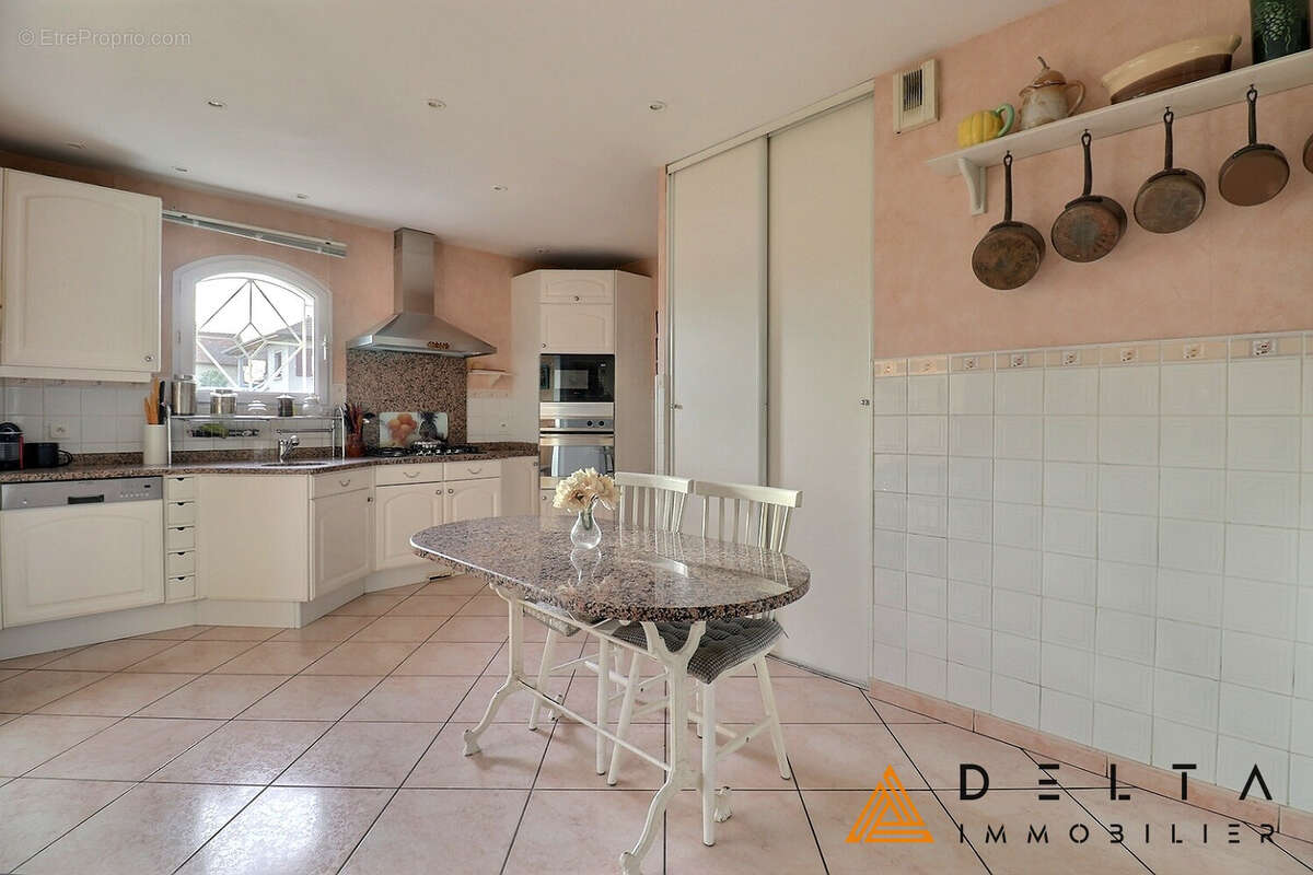 Maison à SATOLAS-ET-BONCE