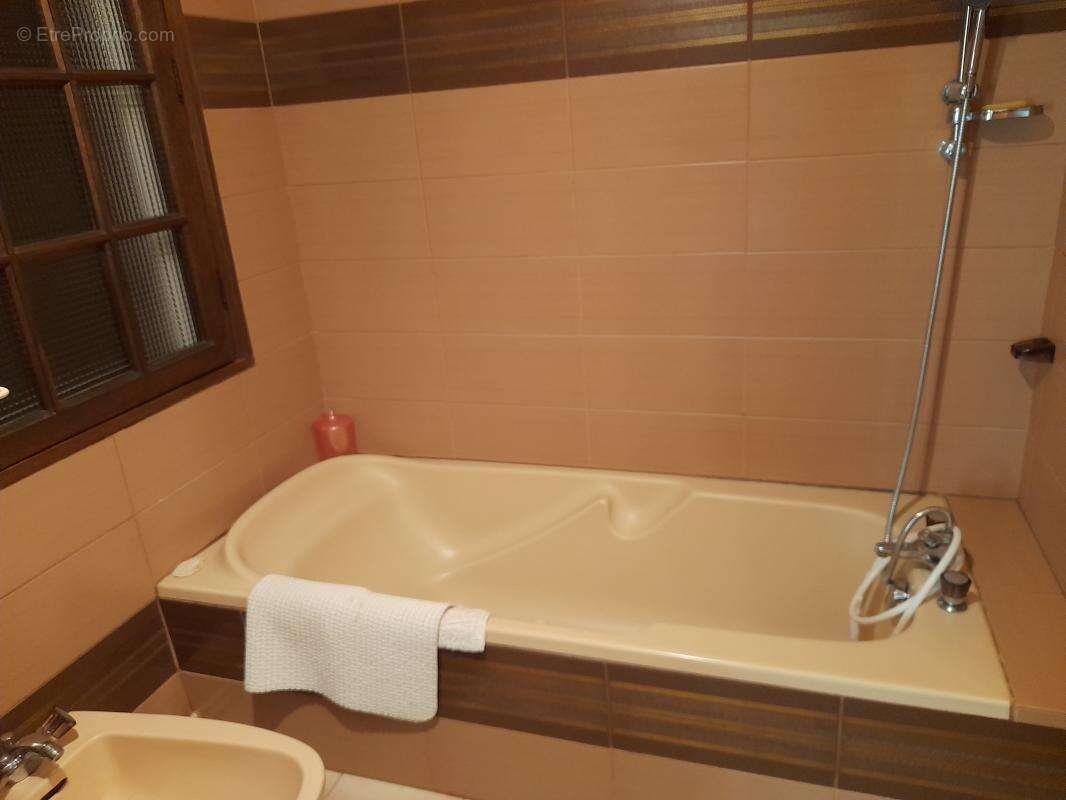 Maison à VINON-SUR-VERDON