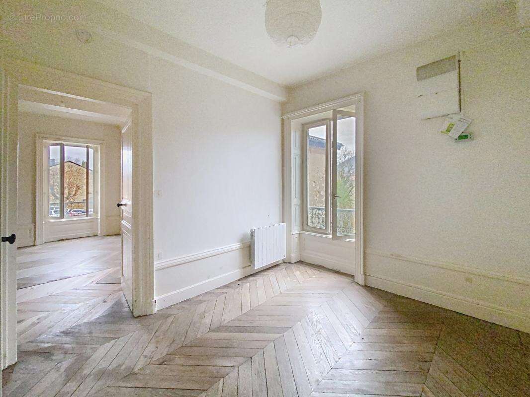 Appartement à CHESSY