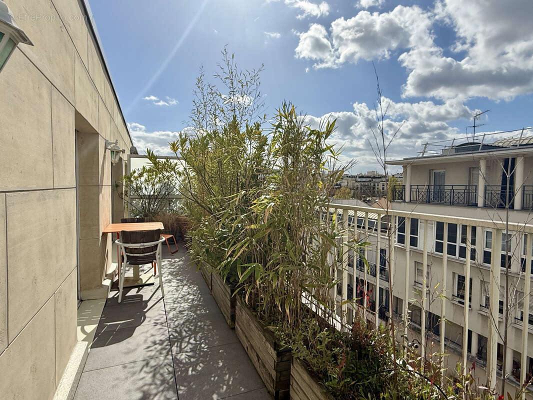 Appartement à PARIS-14E