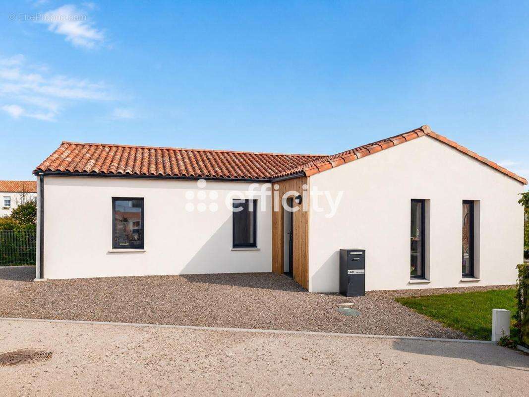 Maison 98 m² à Talmont-Saint-Hilaire  - photo 2