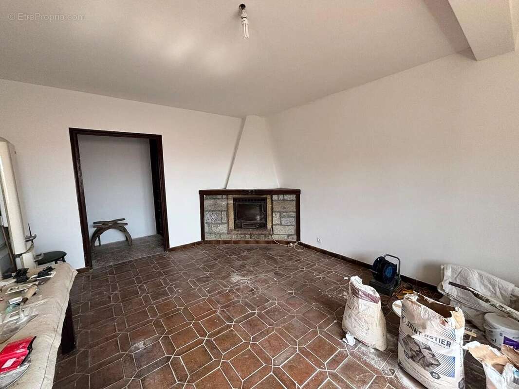 Maison à SANTA-LUCIA-DI-MORIANI