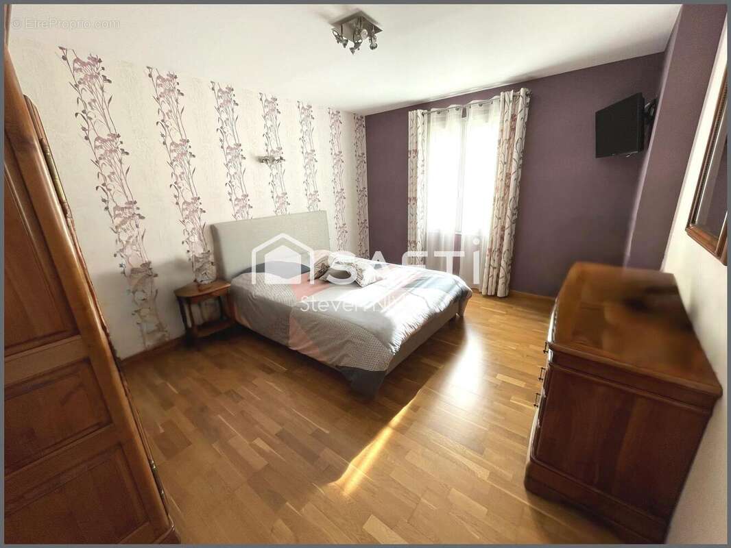 Maison 220 m² à Genouilly  - photo 9