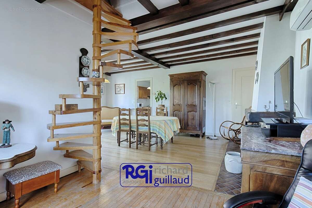 Maison à LA TOUR-DU-PIN