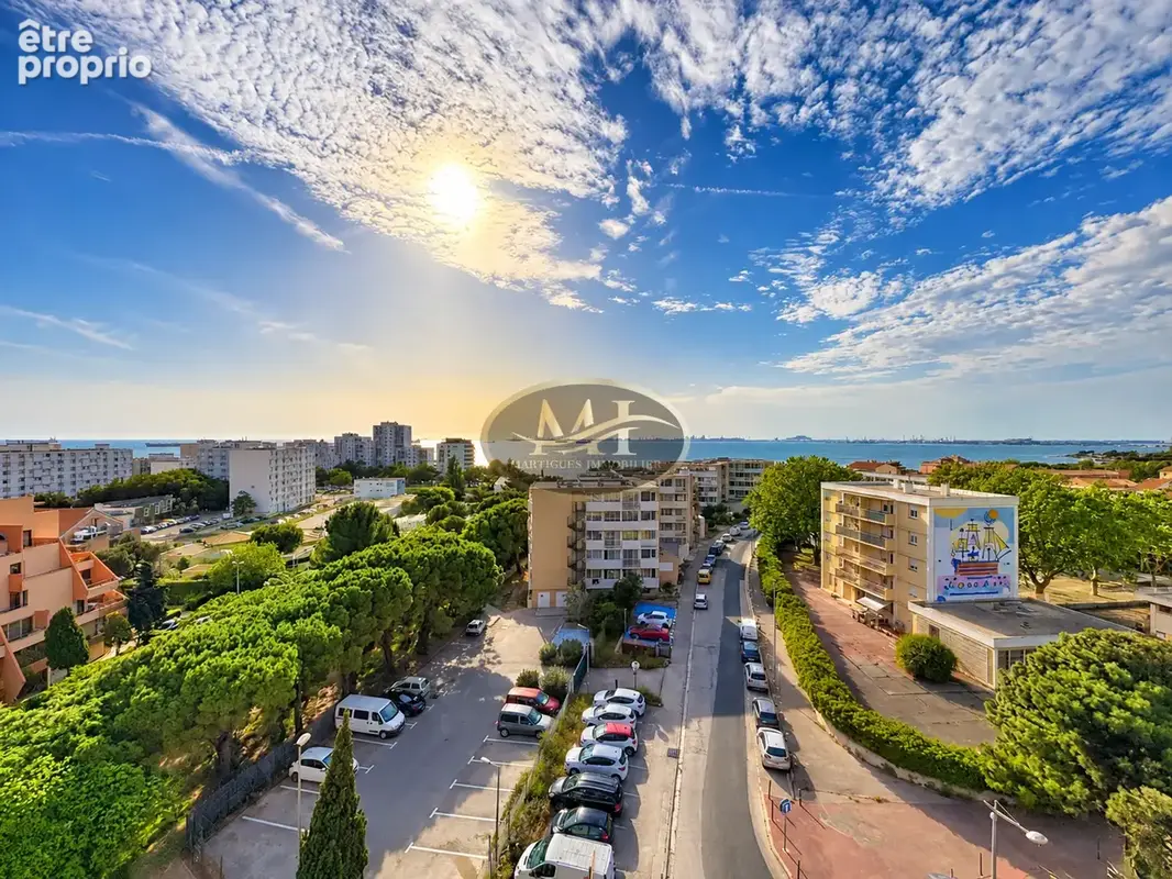 À vendre - Appartement Type 4 transformé en Type 3 - Vue mer et port à Port-de-Bouc - photo 4