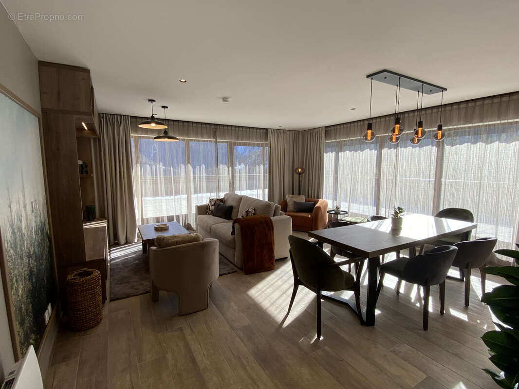 Appartement à UVERNET-FOURS