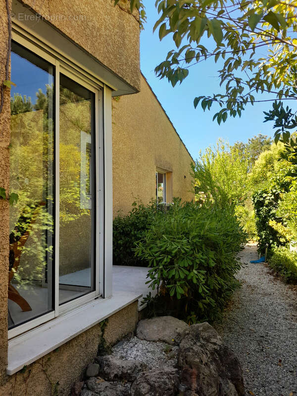 Villa t6 avec piscine et jardin - photo 13
