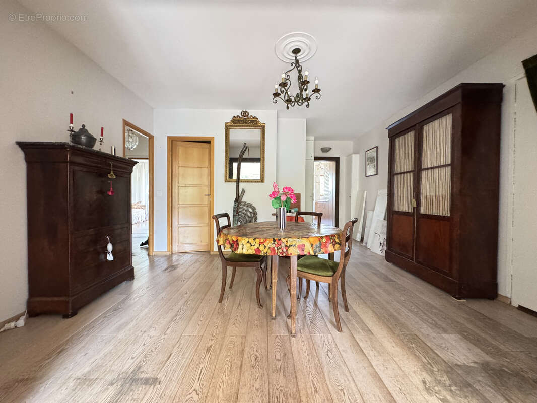 Appartement - 117,35 m2 - 5 pièces - photo 10