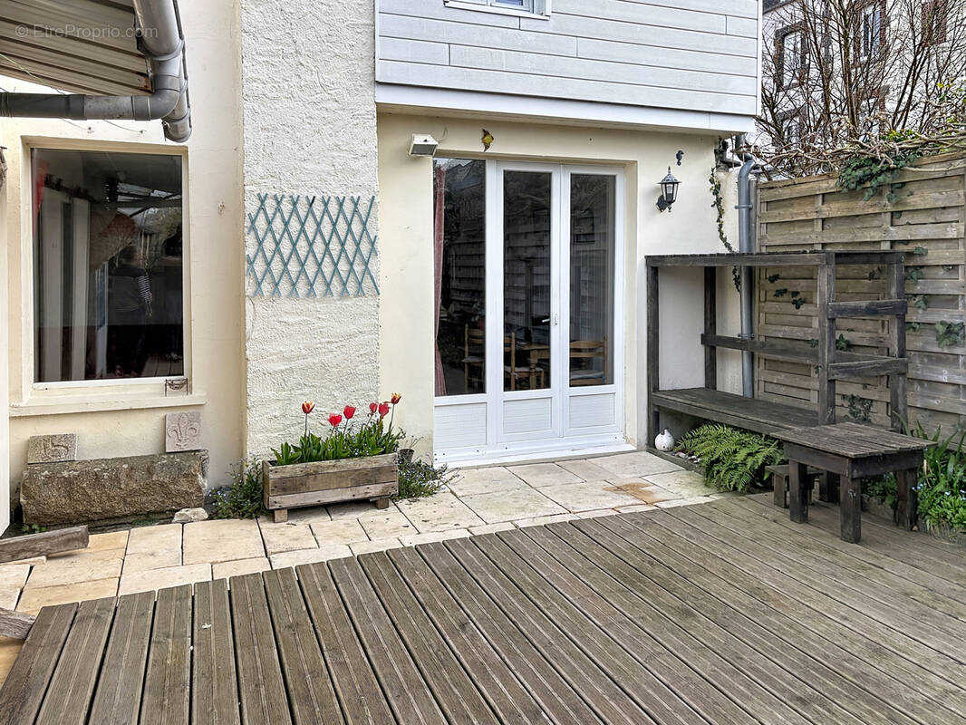 Maison à DONVILLE-LES-BAINS