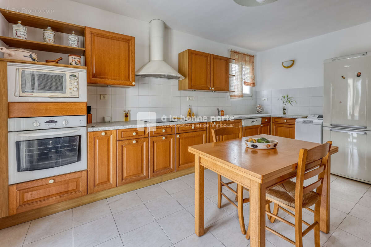 Maison à SAINT-CYR-SUR-MER