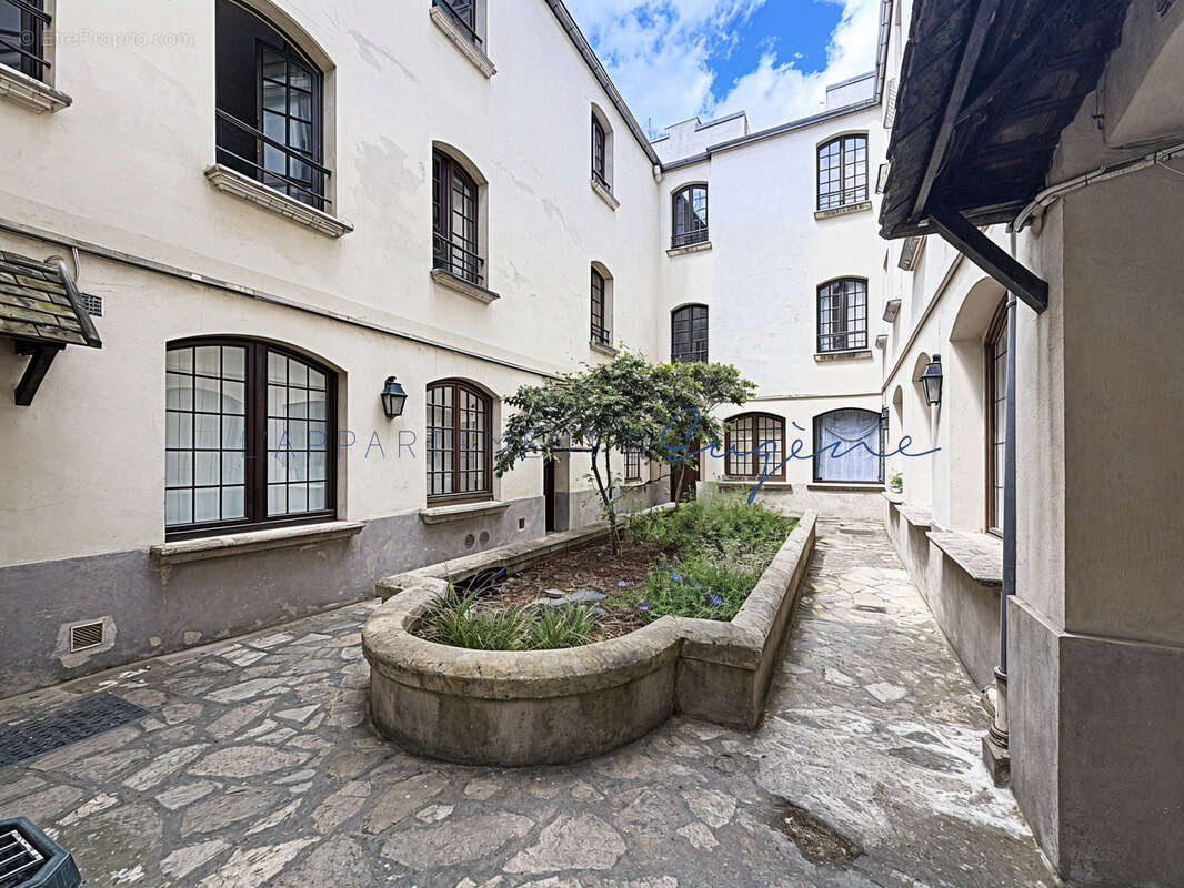 Appartement à PARIS-15E
