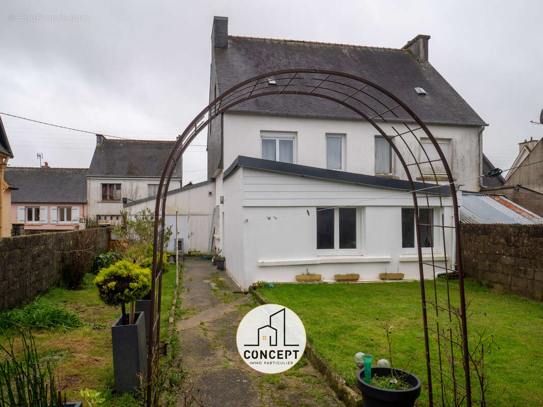 Maison à CORAY