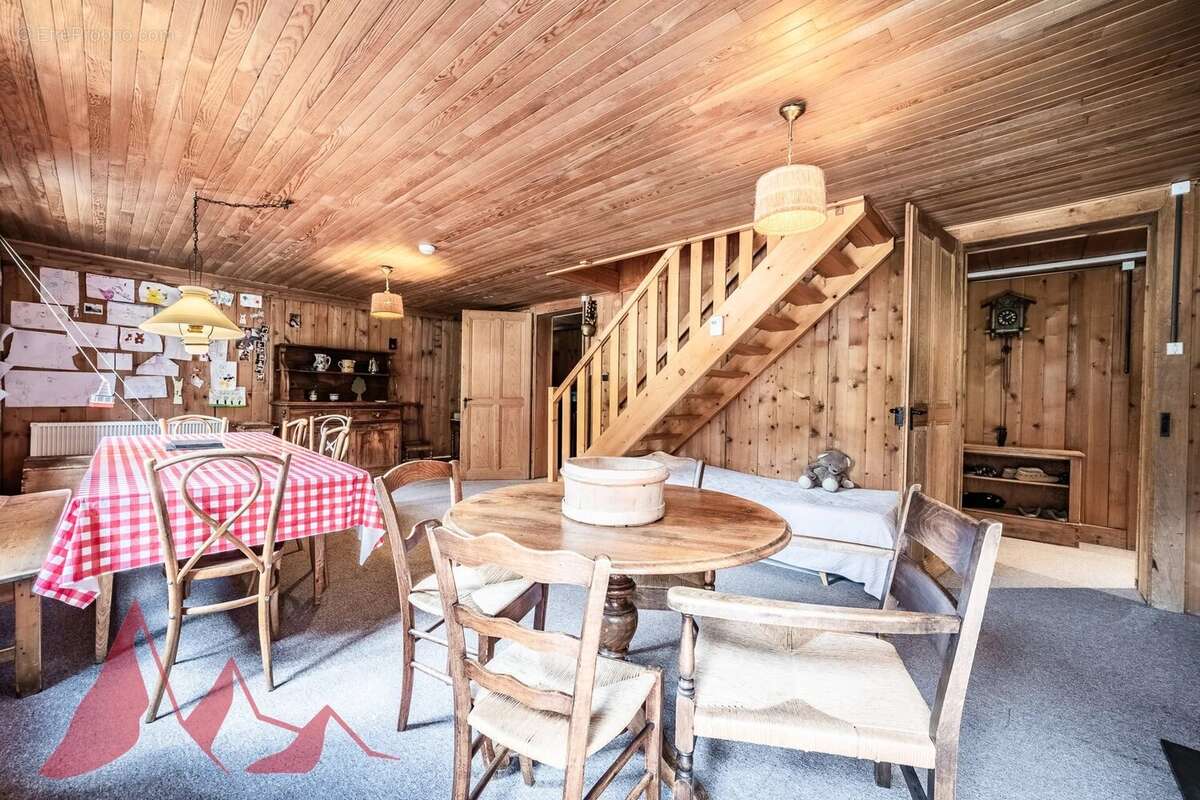 EXCLUSIVITÉ MORZINE IMMOBILIER — Les Udrézants : un penthouse à créer, à deux pas du centre - photo 5