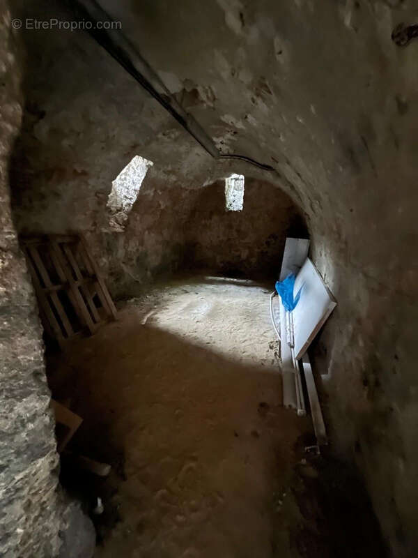 Commerce à FONTAINEBLEAU