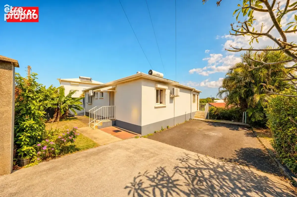 Maison 4 pièces 106 m² à vendre à Saint-Pierre (97410) - photo 1