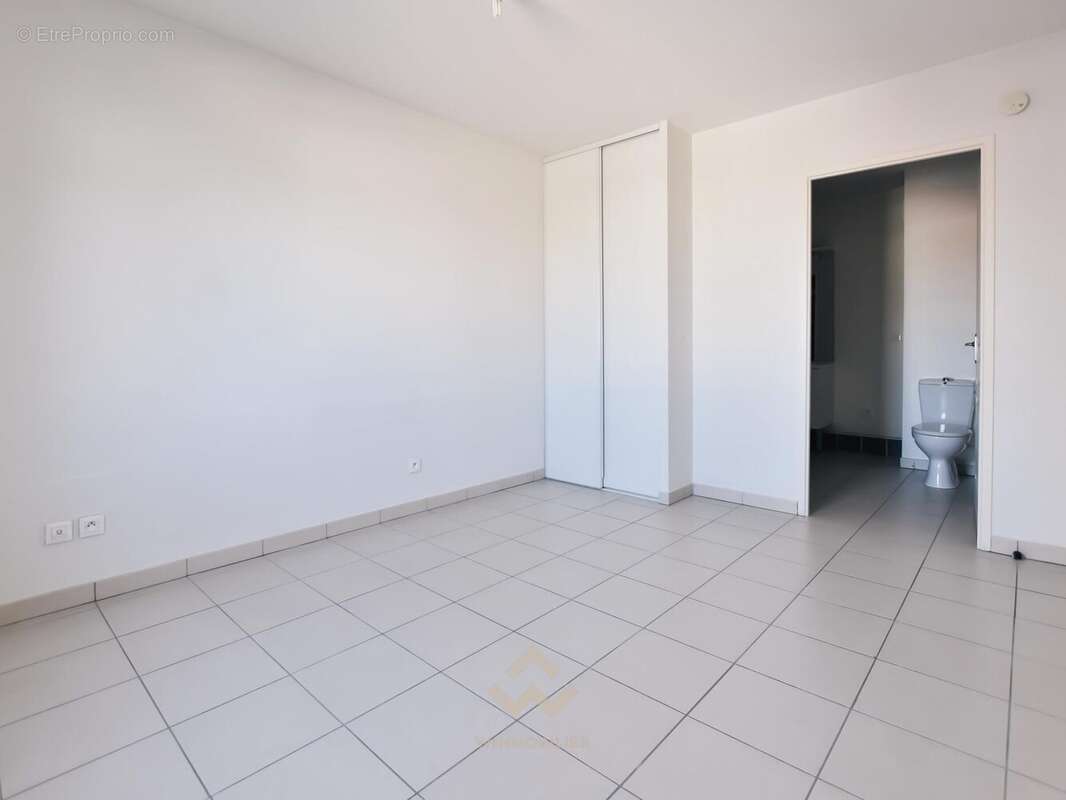 Chambre - Appartement T2 - La Seyne sur Mer 83500 - Appartement à LA SEYNE-SUR-MER