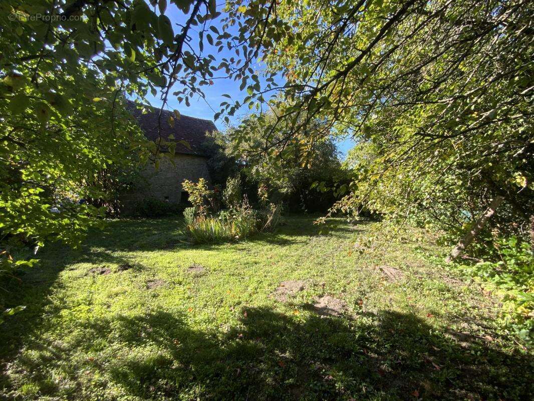 Maison à SAINT-PARDOUX-LES-CARDS