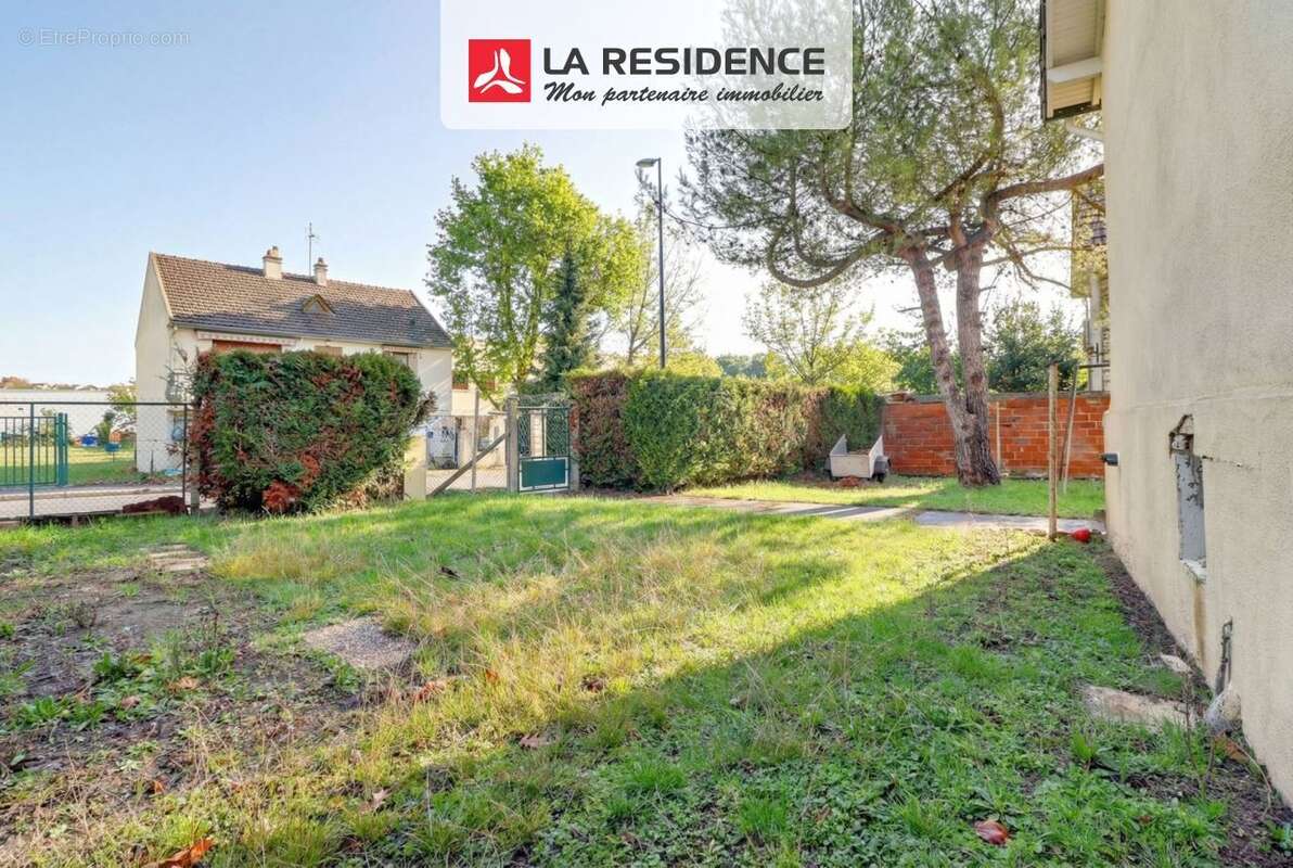 Maison à MAURECOURT