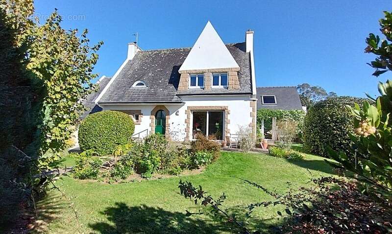 Maison à COMBRIT