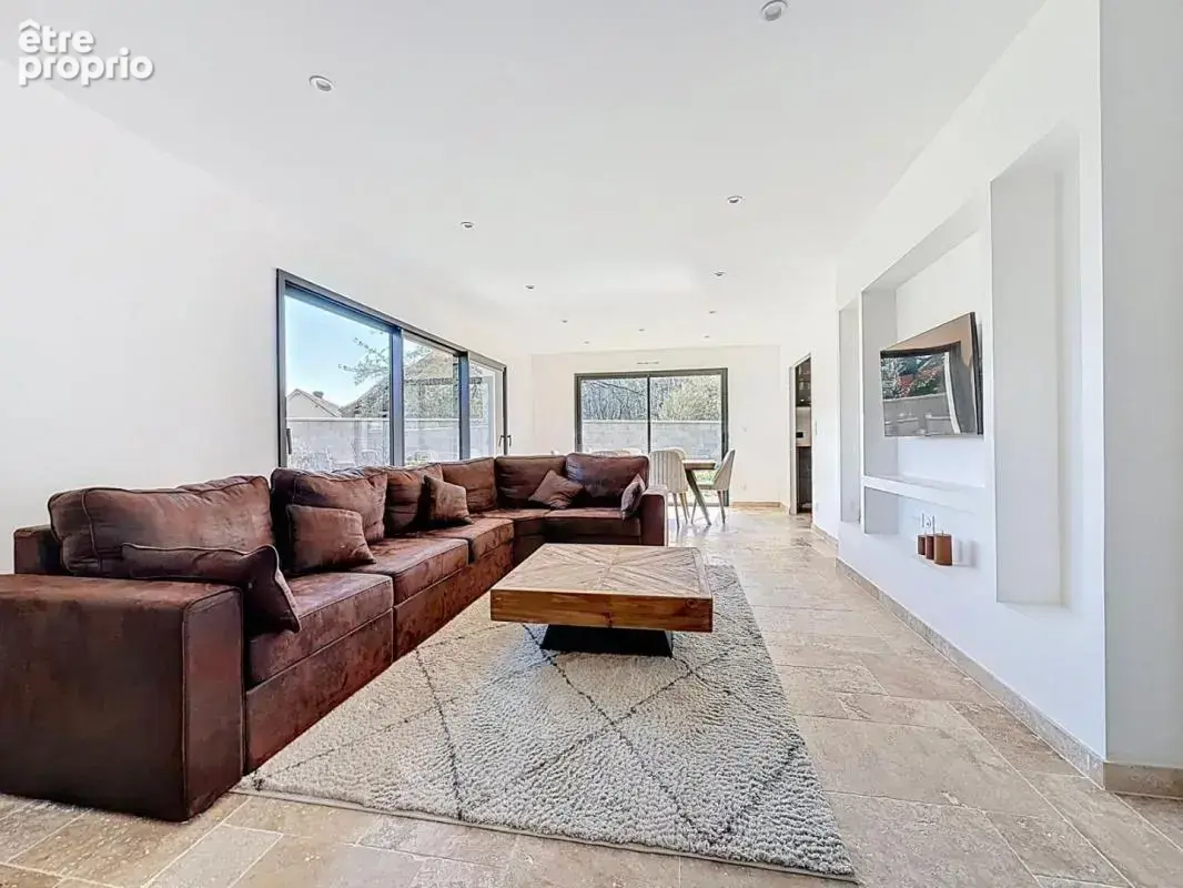 Maison 5 pièces 126 m² à vendre à Fontaine-La-Guyon (28190) - photo 2