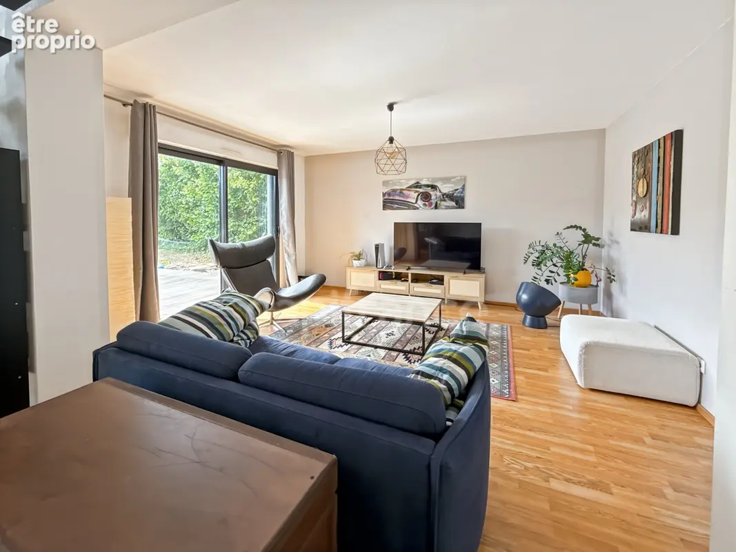 Dept de la Vienne (86) Maison contemporaine type 6 avec piscine, double garage et pergola bioclimatique - photo 4