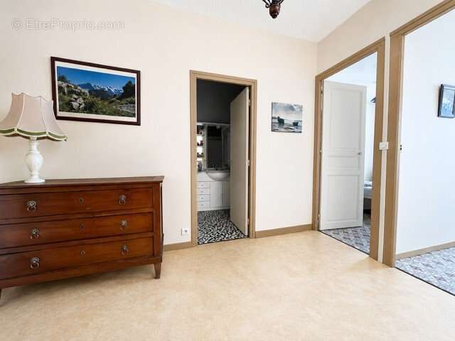 Maison bourgeoise - 201 m², piscine, studio indépendant et vue dégagée ! - photo 17