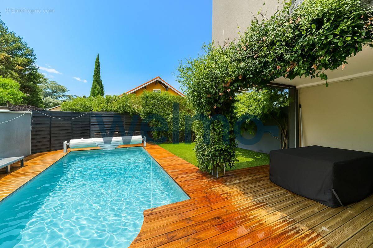 Maison à CHARBONNIERES-LES-BAINS