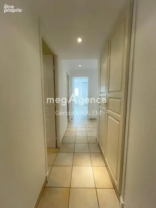 Appartement de 93m² avec garage à Cogolin - photo 8