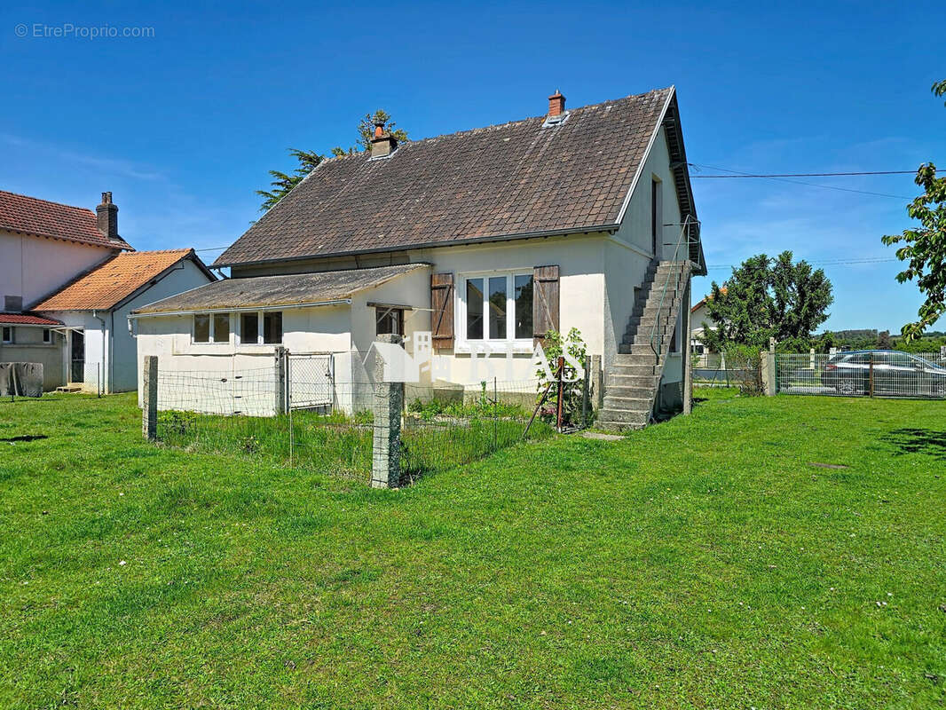 Maison à JUMIEGES