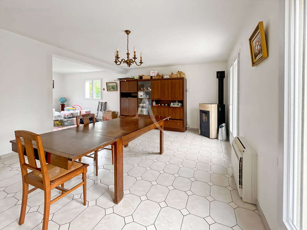 Maison à LE MESNIL-ESNARD