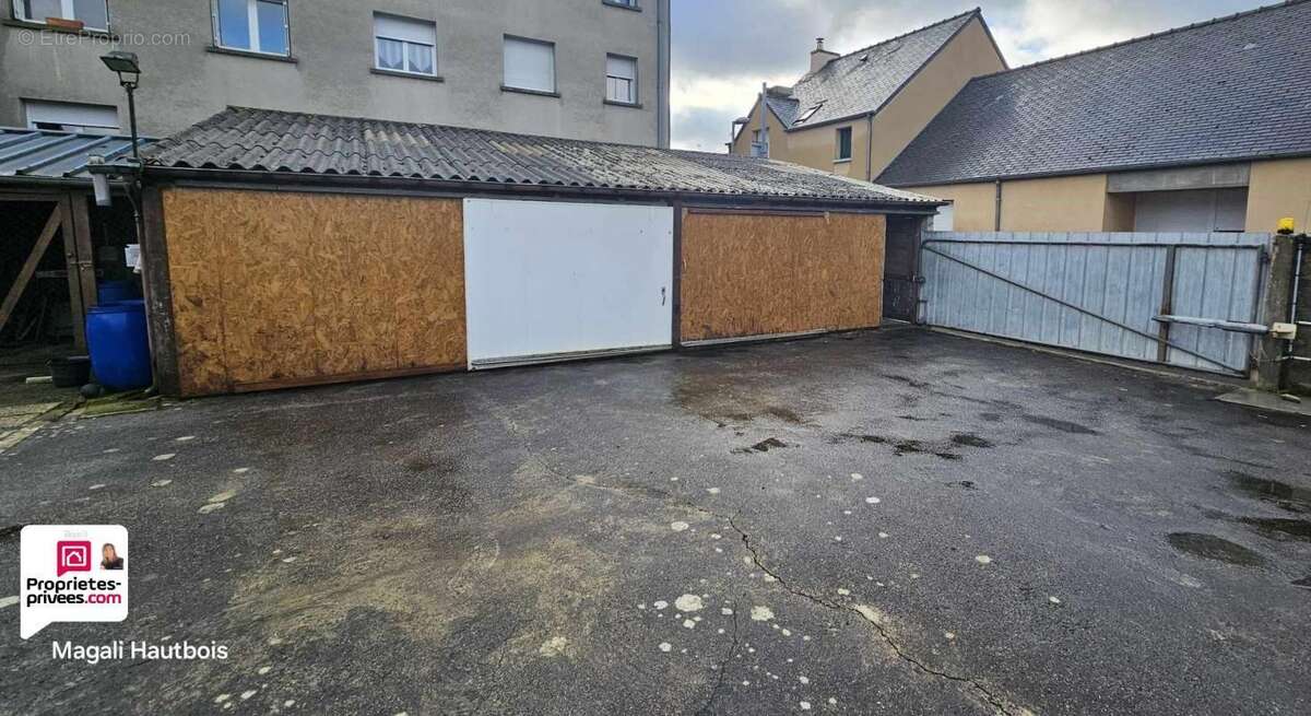 Maison à SAINT-HILAIRE-DU-HARCOUET