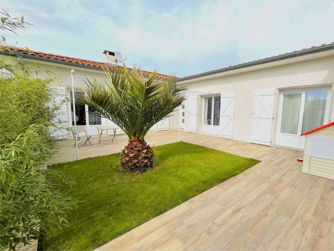 Maison à BRAX