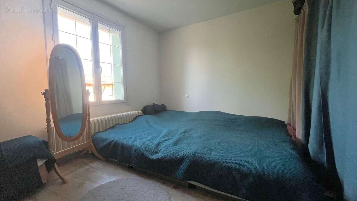 Maison à BAGE-LA-VILLE