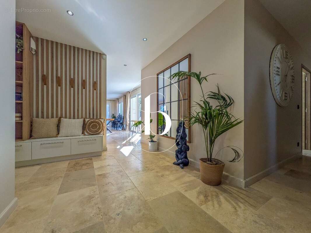 Maison à SAINT-PRIVAT-DE-CHAMPCLOS