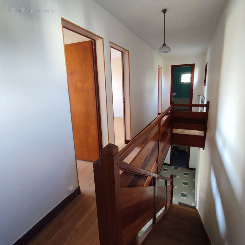 Maison à BRIZAMBOURG