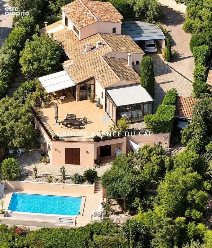 Maison à LES ISSAMBRES