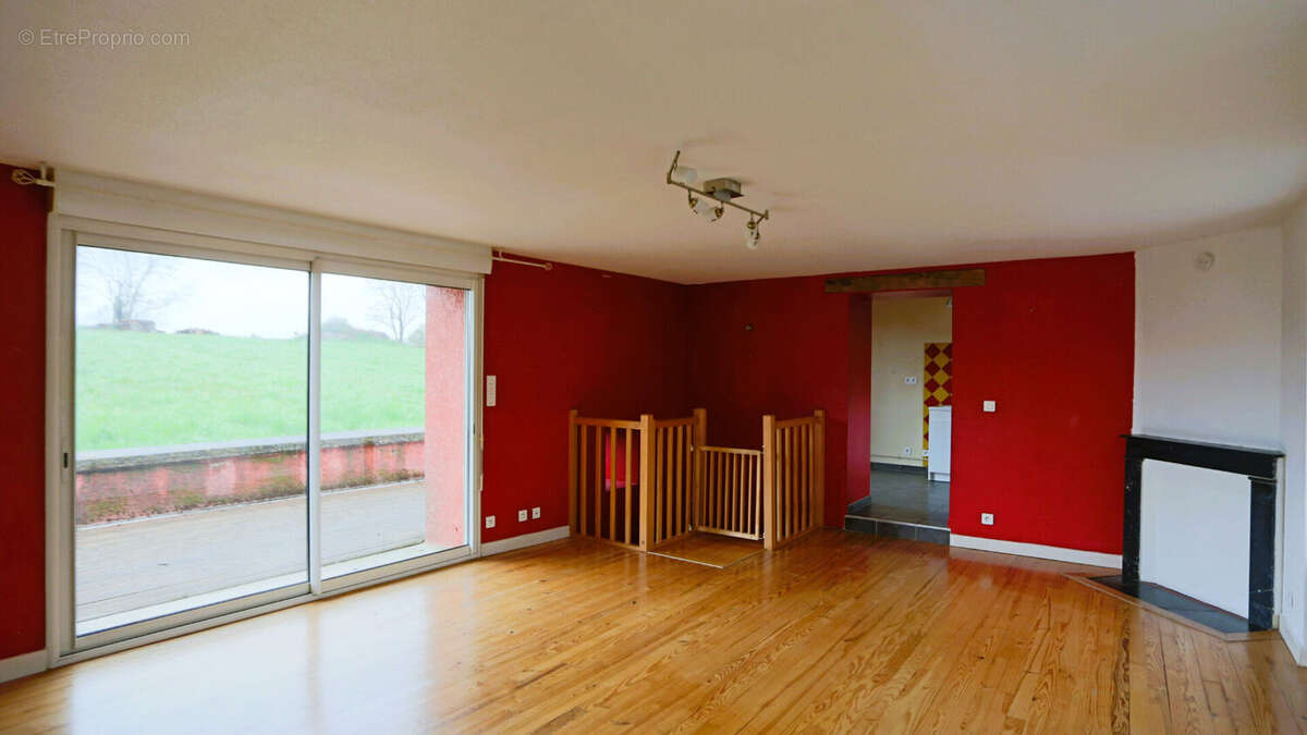 Maison à BROMONT-LAMOTHE