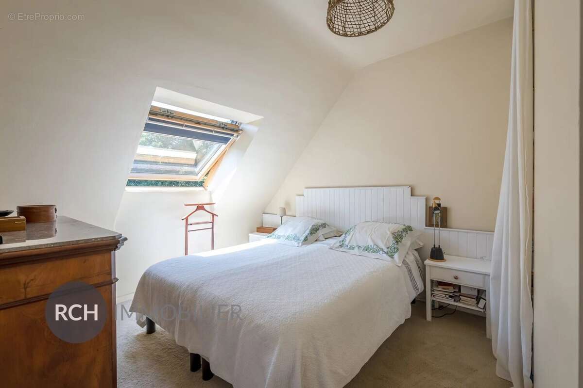 Maison à LE PERRAY-EN-YVELINES