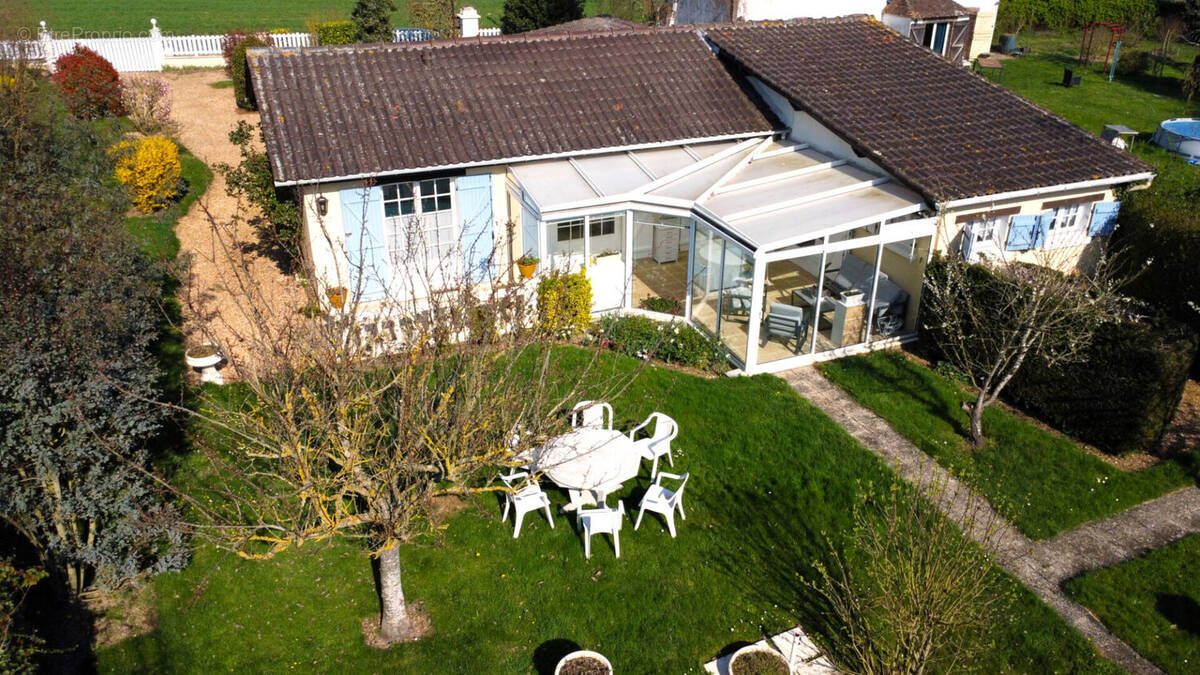 Maison à SAINT-ARNOULT-DES-BOIS