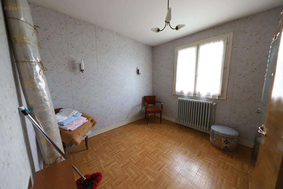 Maison à NOGENT-SUR-VERNISSON