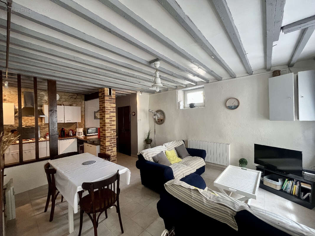 Maison à PORT-EN-BESSIN-HUPPAIN