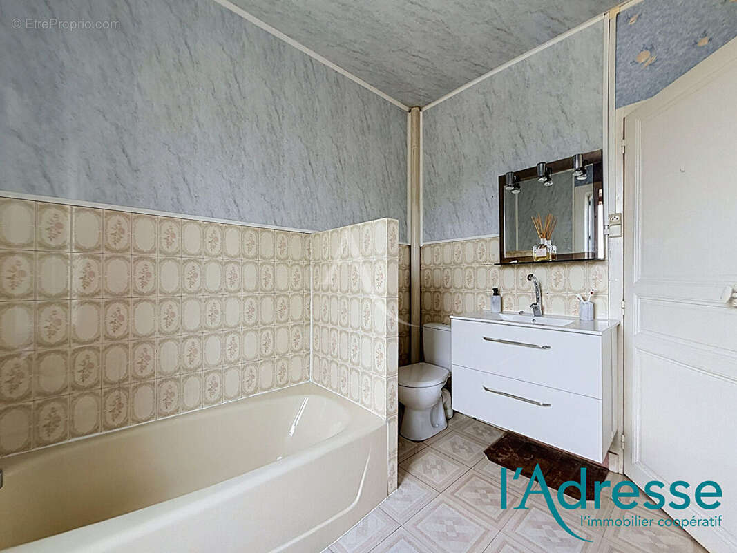 Maison Ernee 4 pièce(s) 95 m², terrain 868 m² - photo 9
