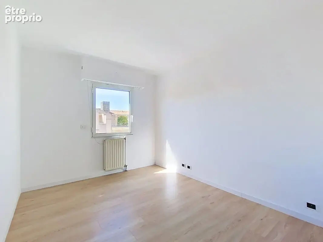 Résidence à proximité du centre ville - T3 / 4 de 91m² avec terrasse, ascenseur, parking - photo 5
