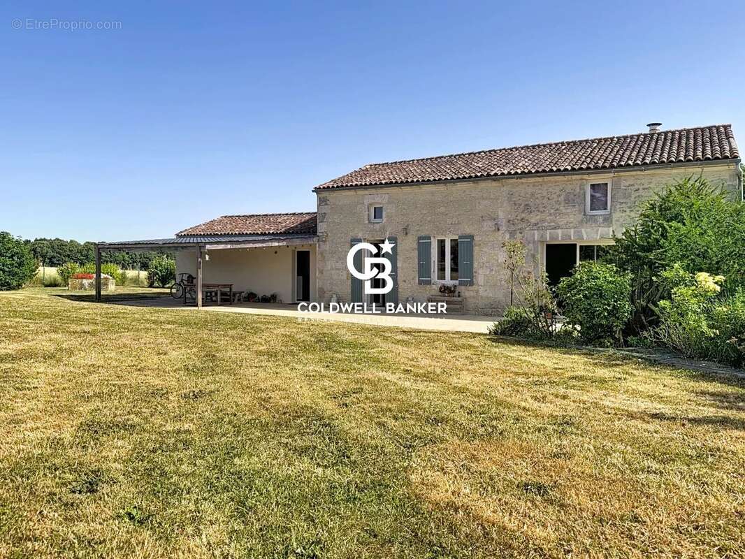 Maison familiale avec piscine – Chermignac - photo 19